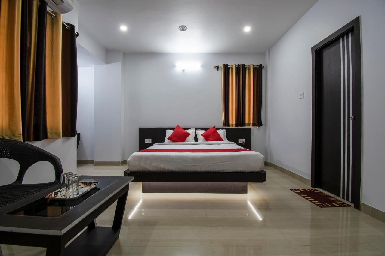 Oyo 26974 Hotel S G International Patna  Buitenkant foto